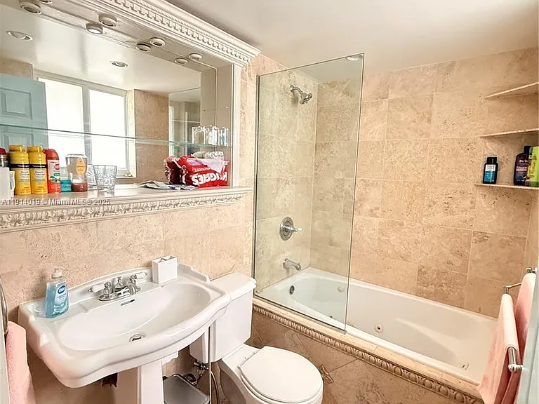180 Isle Of Venice Dr #100 — Photo 10