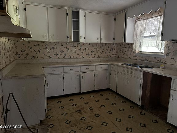4th image of 4509 Fowler Rd