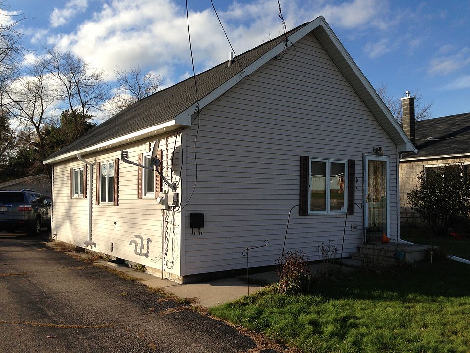 1st image of 614 S Superior St