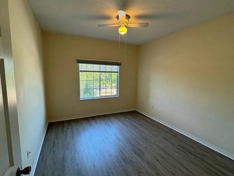 605 Fairway Dr #305 — Photo 8