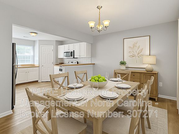 3rd image of 1437 Crandon Dr