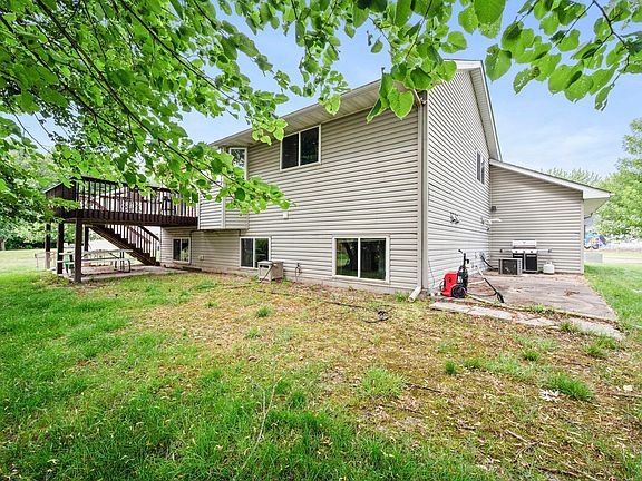 4th image of 30510 Redding Ave