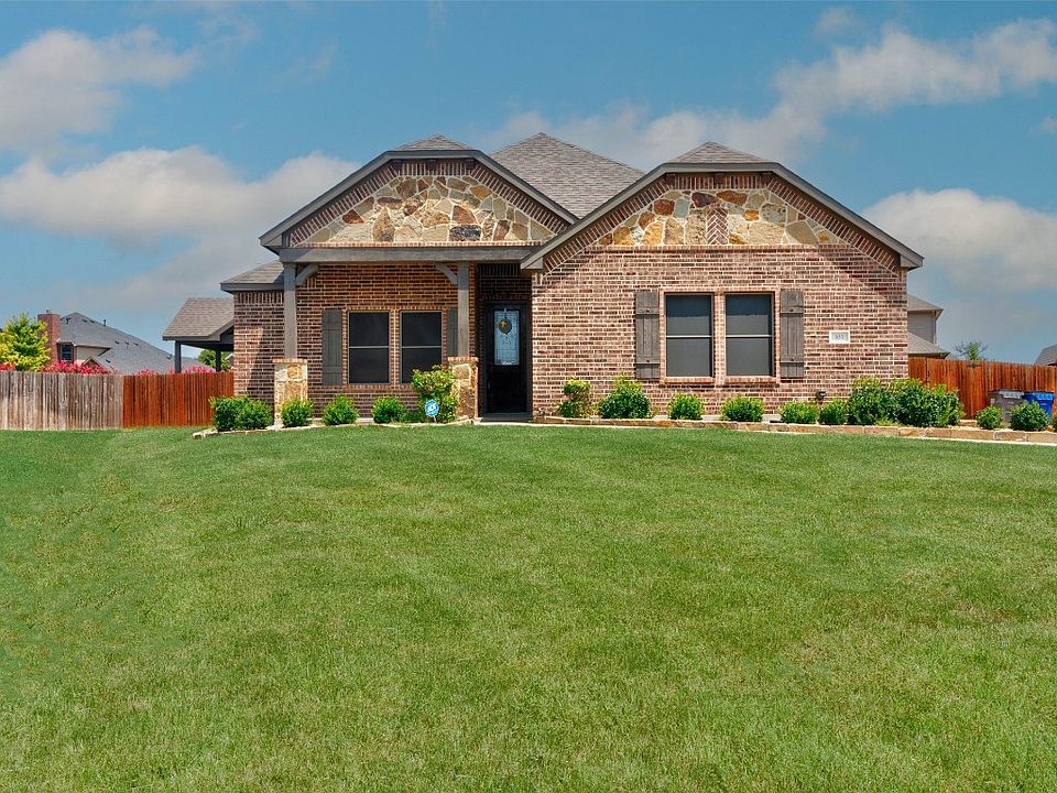 1st image of 303 Mary Ct