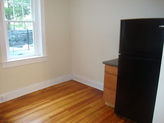 kitchen table space