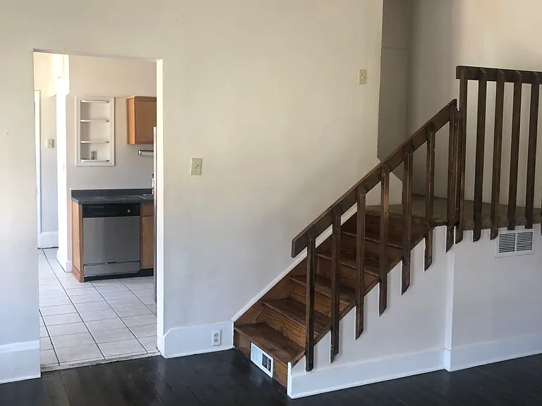 218 E Rochelle St #4 — Photo 4