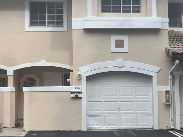 8969 NW 38th Dr, Pompano Beach, FL 33065