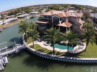2296 Lagoon Dr, Dunedin, FL 34698
