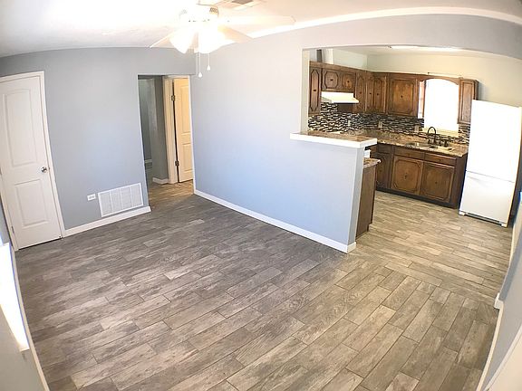 3rd image of 451A La Mesa Ave