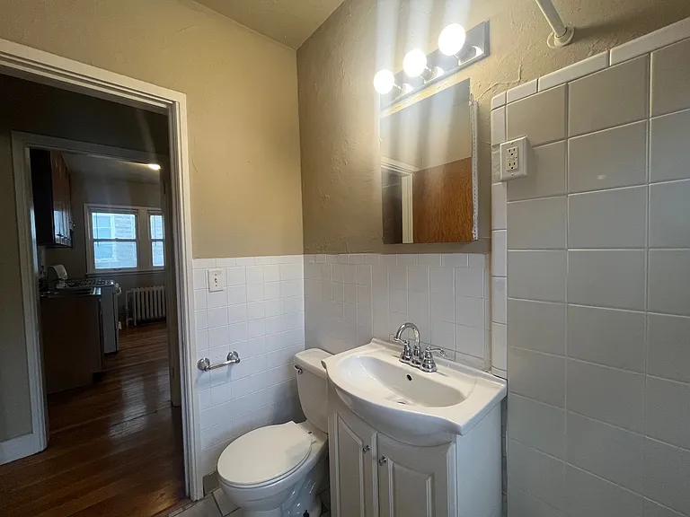 476 Herschel St. — Photo 8