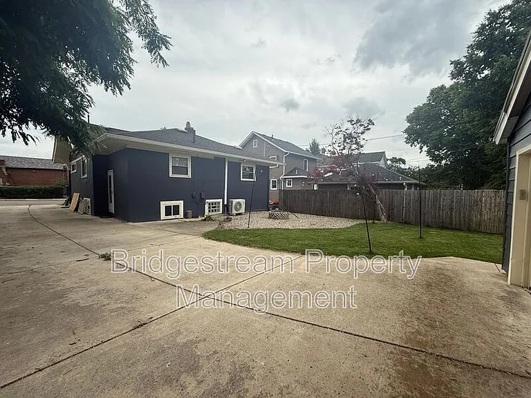 56 Telford Ave — Photo 18
