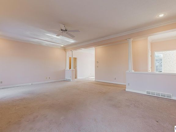 2nd image of 909 Lakeside Dr