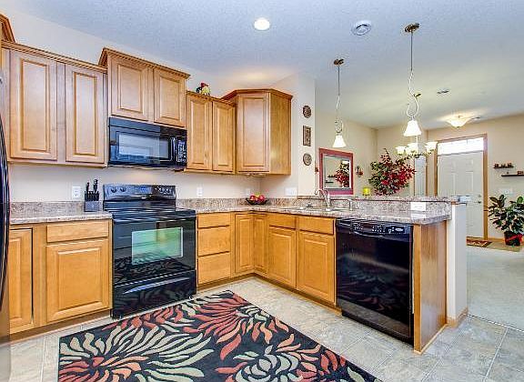 5th image of 9516 Scott Cir N