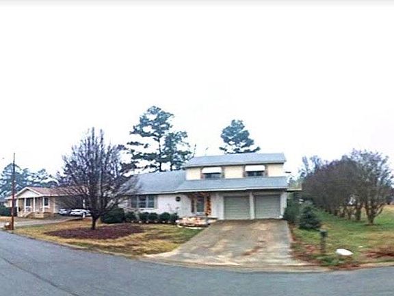 2nd image of 1703 Delano St #2