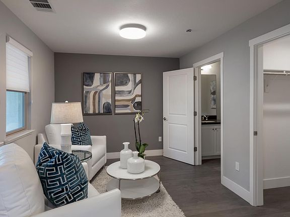 2nd image of 2025 San Luis Ave