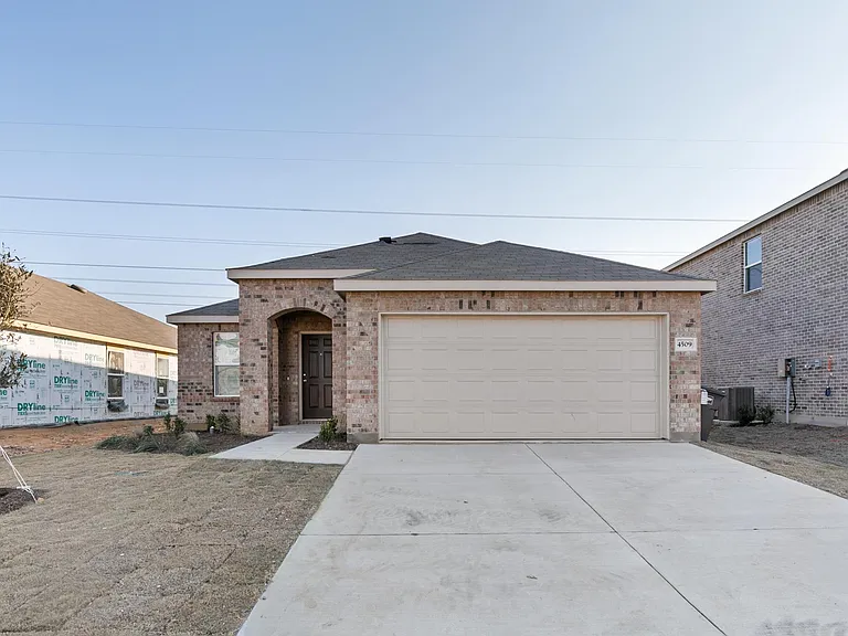 4509 Greenham Ln — Photo 2