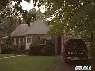 1st image of 872 Monroe St