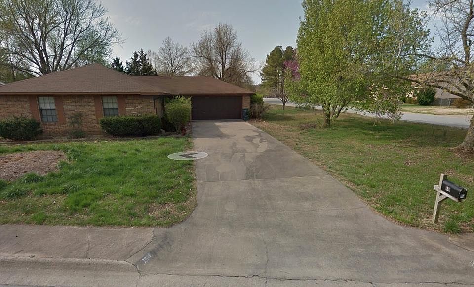 1st image of 1611 E Briarcliff St