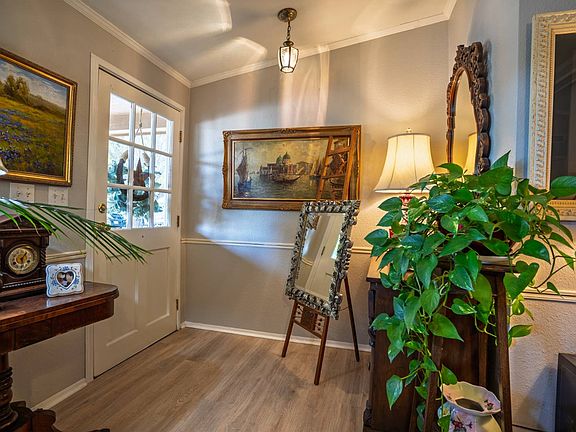 5th image of 606 Glen Oak St