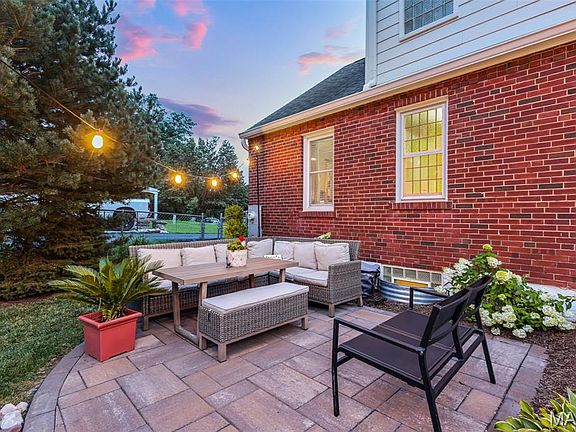 3rd image of 11947 Lombardy Ln