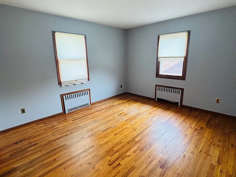 45 Nassau Ave — Photo 11