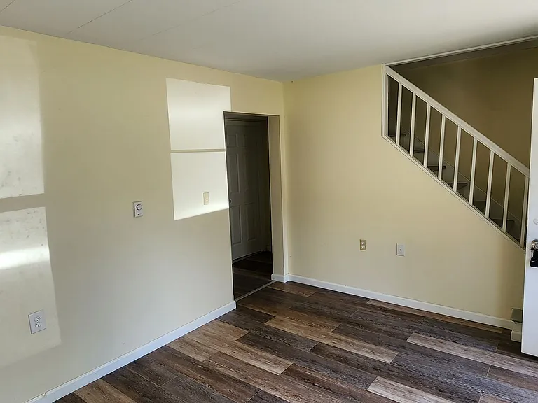 39 Medbury Ave — Photo 23