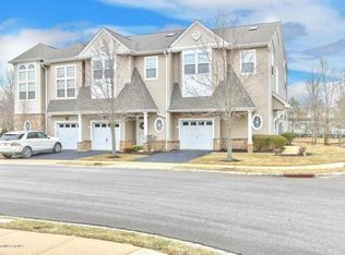 5 Ocean Breeze Ct, Manahawkin, NJ 08050