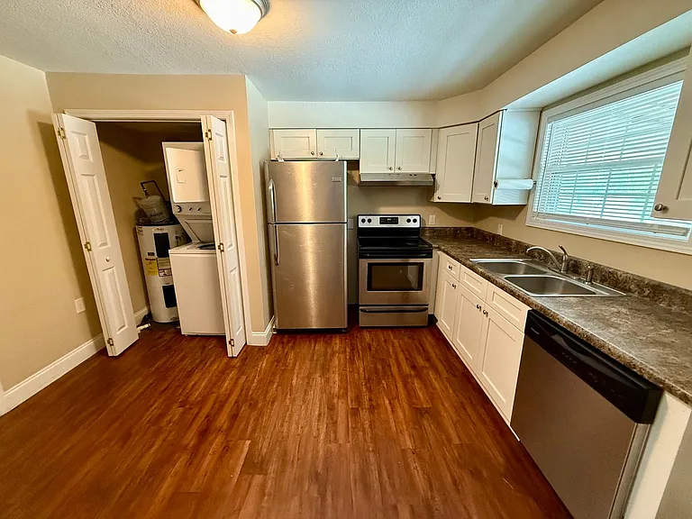 1401 John Exum Pkwy #1 — Photo 9