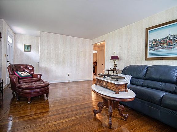 5th image of 100 Plantation Dr