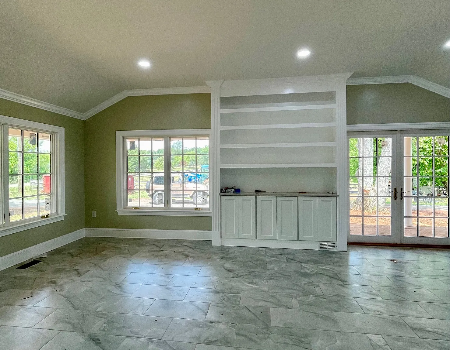 3 bed, 2750 sqft, $2,875 — Photo 2