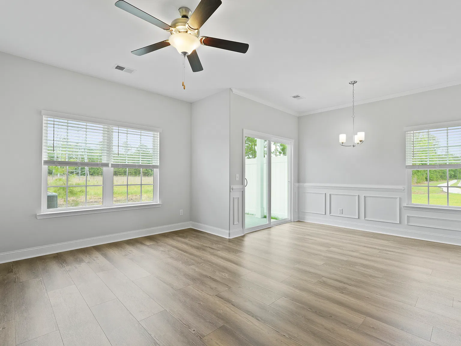 3 bed, 2.5 bath, 1682 sqft, $1,900 — Photo 4