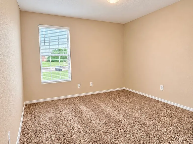 4602 Greyhound Dr — Photo 7