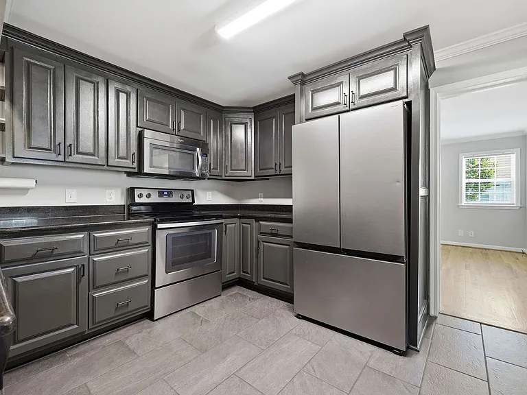 301 N 9th St — Photo 9