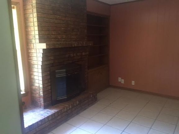 2nd image of 1602 Rosewood St