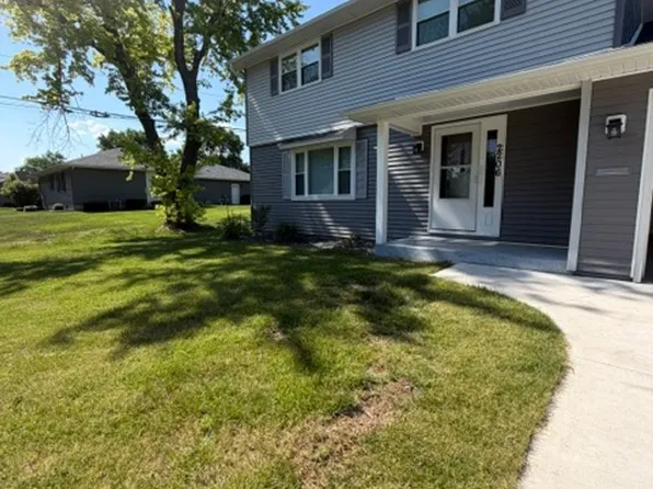 2206 E 32nd St, Davenport, IA 52807
