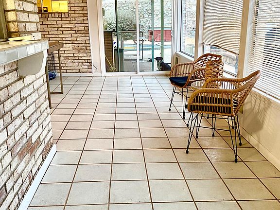 4th image of 6631 Mariposa Dr