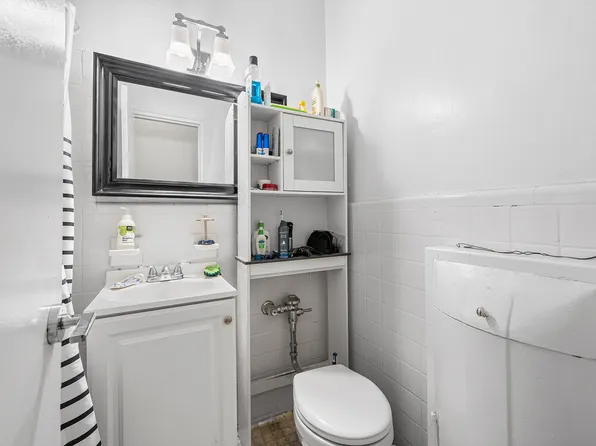 313 East 89th Street image 8 of 12