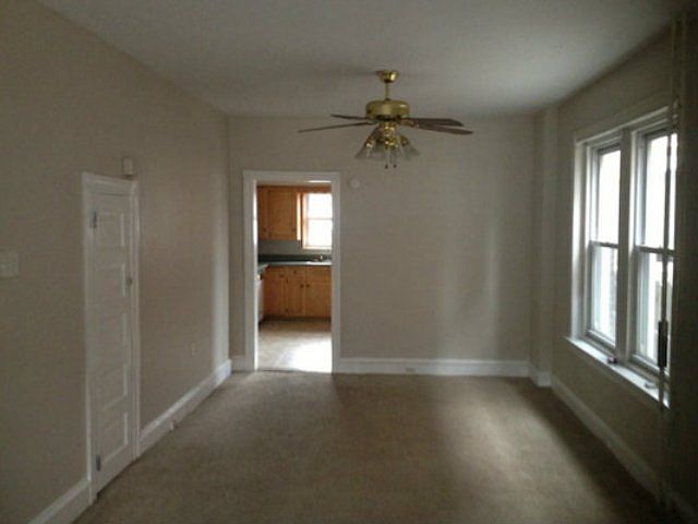 2nd image of 217 Lauriston St