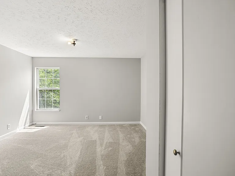 3127 Creekview Ln — Photo 3