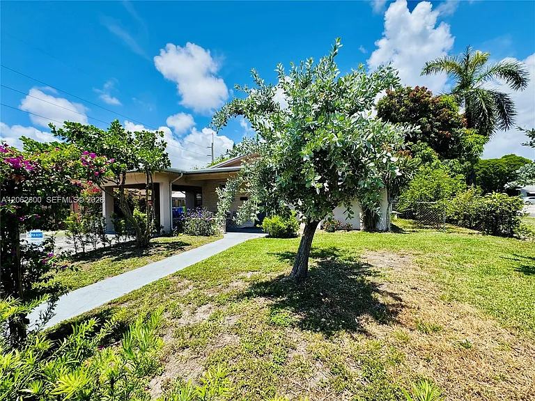 717 NE 10th Ave — Photo 30