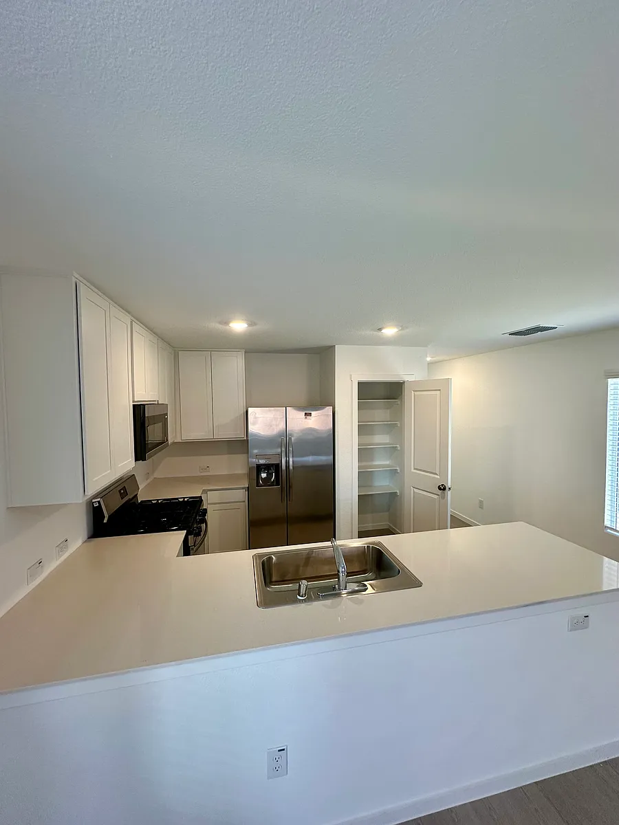 Breakfast Bar! - 12117 Steeplechase Dr