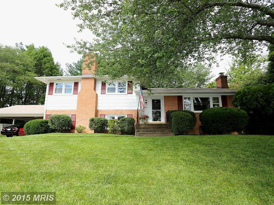 1st image of 922 Fairway Dr NE