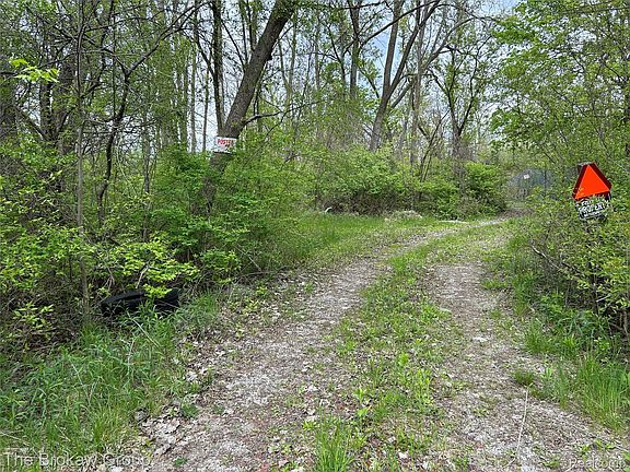 2nd image of 6120 Kelly Rd
