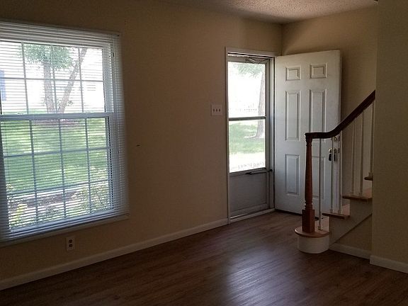 5th image of 4064 Paule Ave