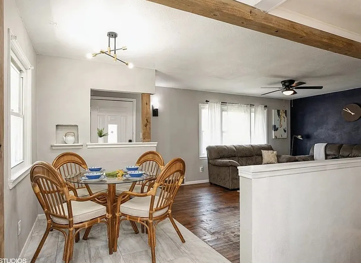 4 bed, 952 sqft, $1,795 — Photo 3