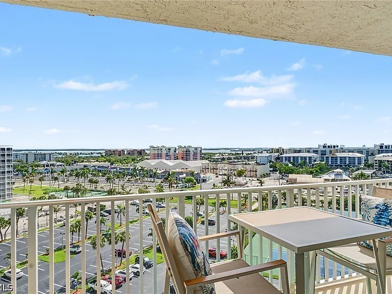 7330 Estero Blvd #906 — Photo 23
