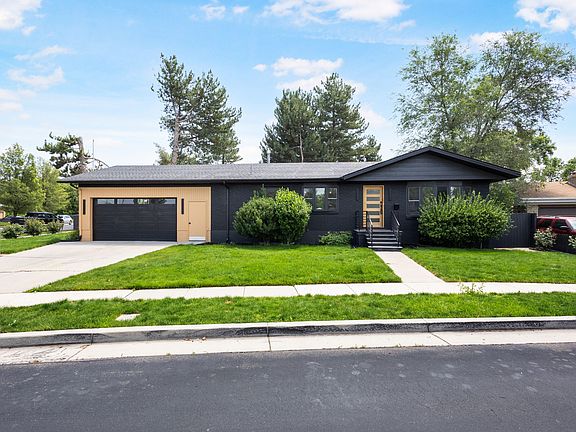 2nd image of 1098 E Lori Way