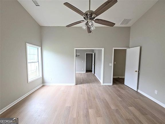 3rd image of 2620 Logan Way