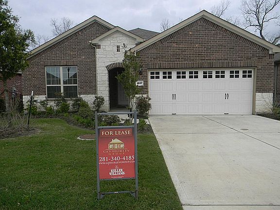 3rd image of 1027 Cleistes Ln