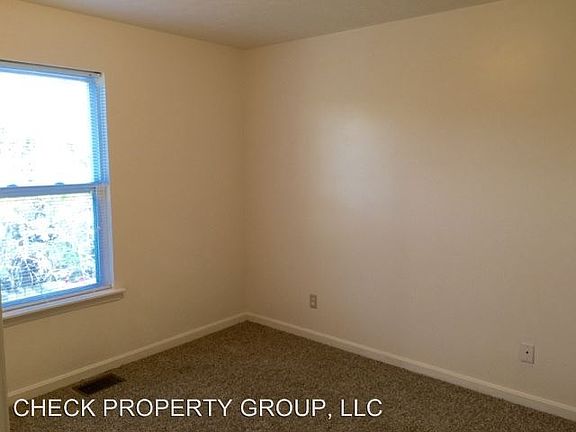 4th image of 153 Gray Hill Ct