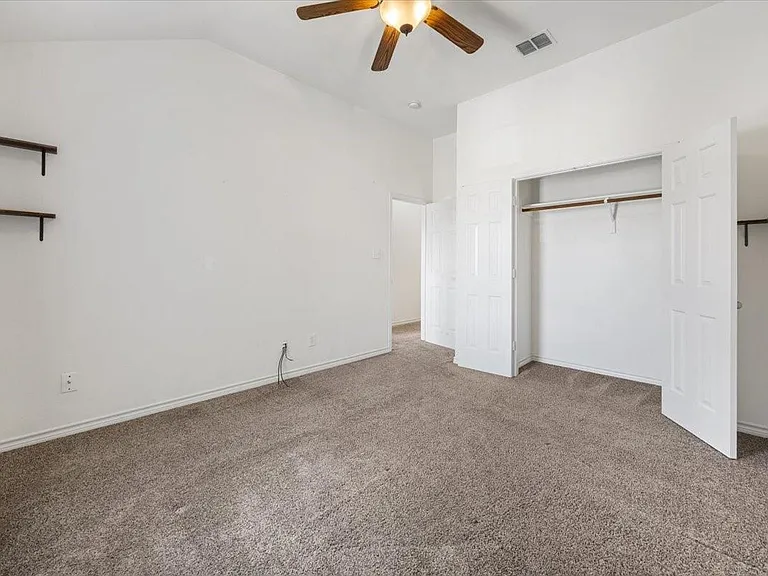 7704 Labrador Dr — Photo 9